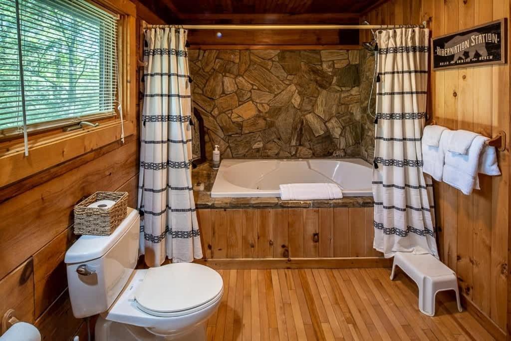 Cozy ‘Grey Fox’ Cabin Between Boone&Blowing Rock Zewnętrze zdjęcie